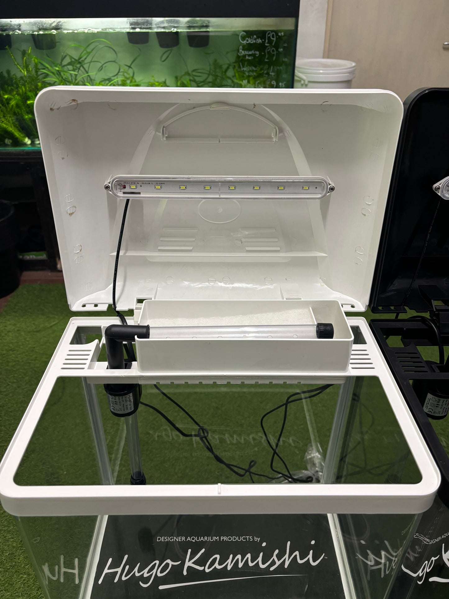 HUGO MiTank 30L LED LIGHT, FILTER COLDWATER/TROPICAL AQUARIUM