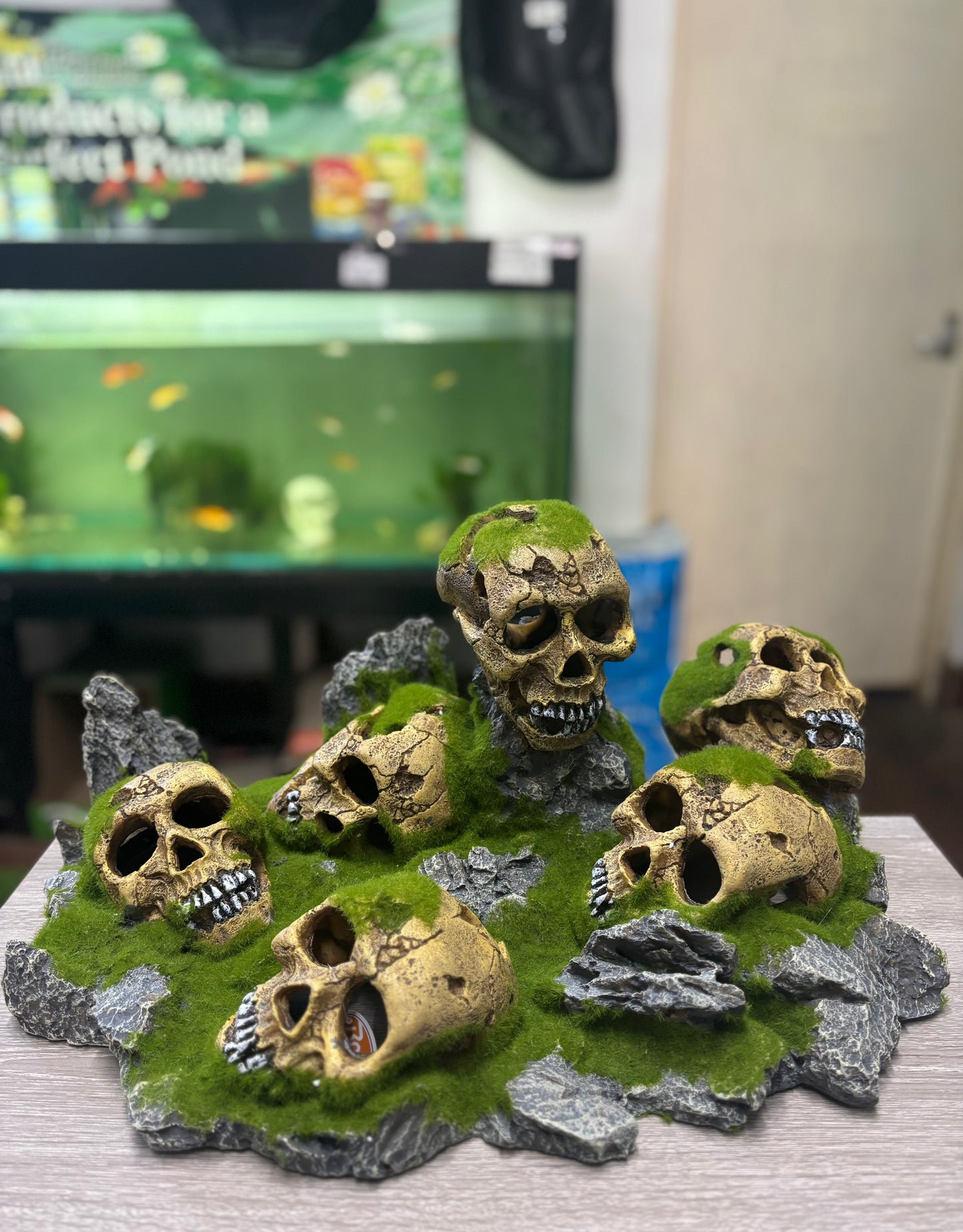Extra Large Skull Graveyard Aquarium Ornament 51x34x21cm | Spooky Fish Tank Decor