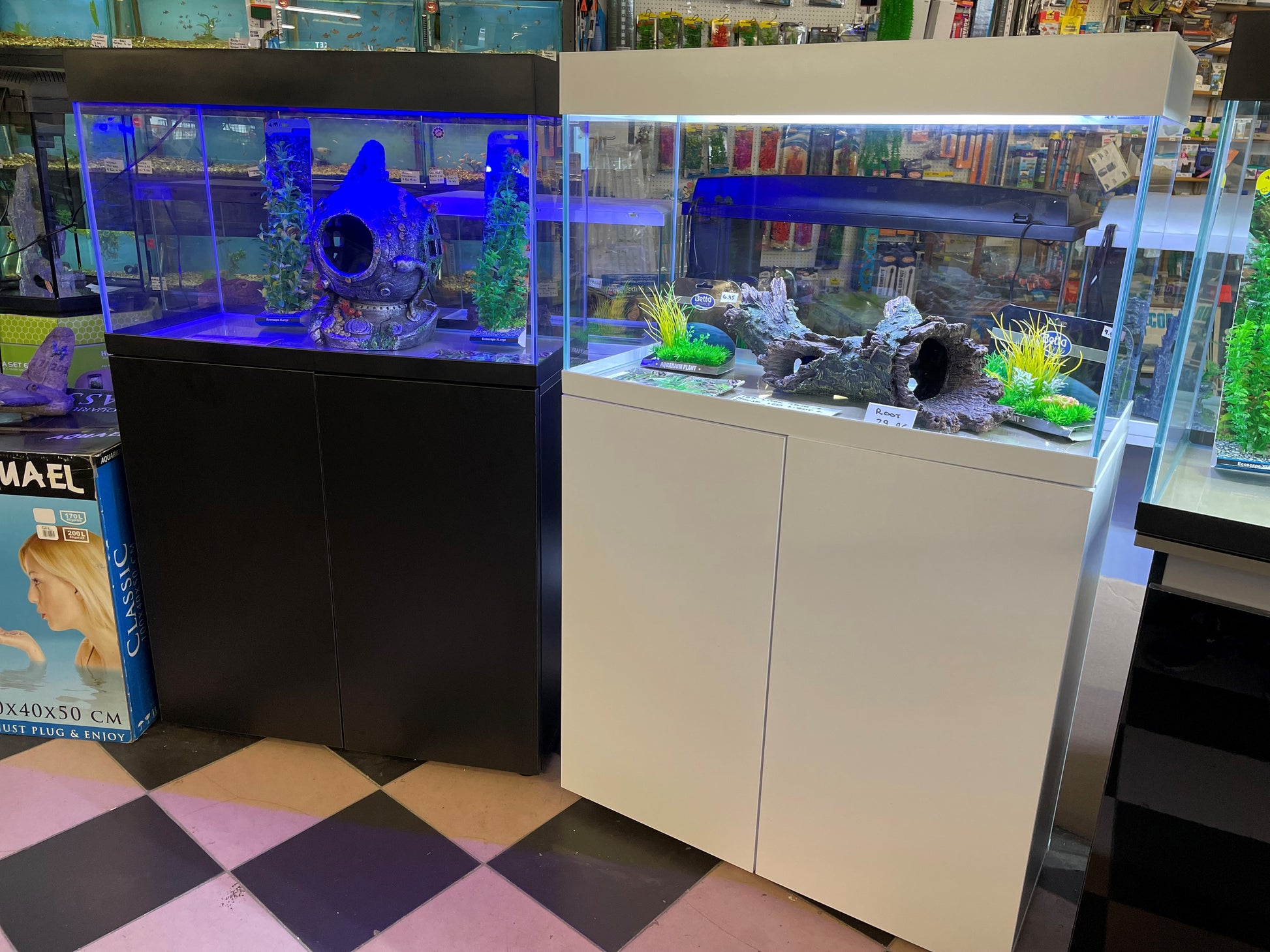 125L Aquarium, cabinet and tropical set up (available in Black or White) image 1