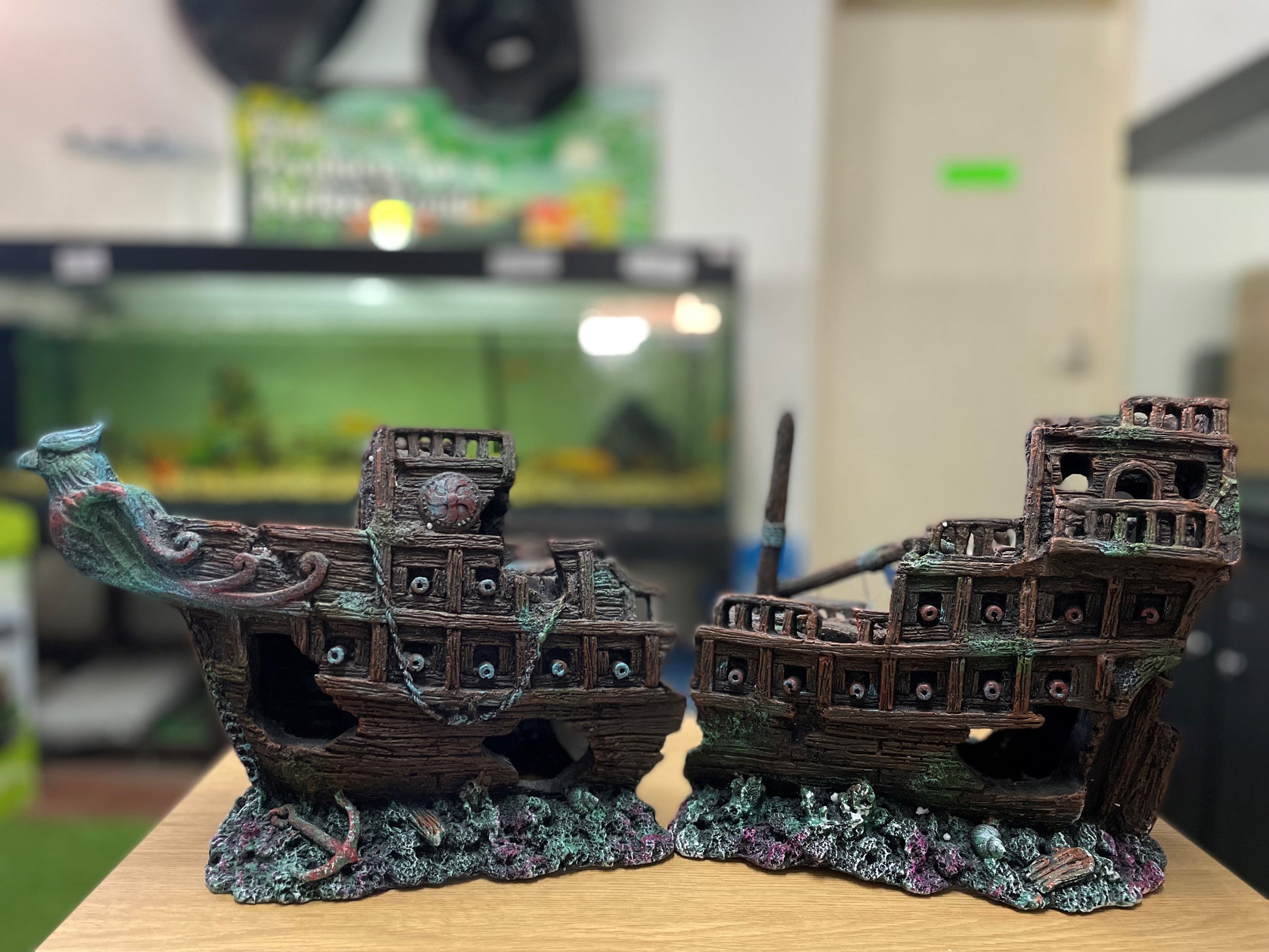 XL Sunken Galleon Aquarium Ornament image 0