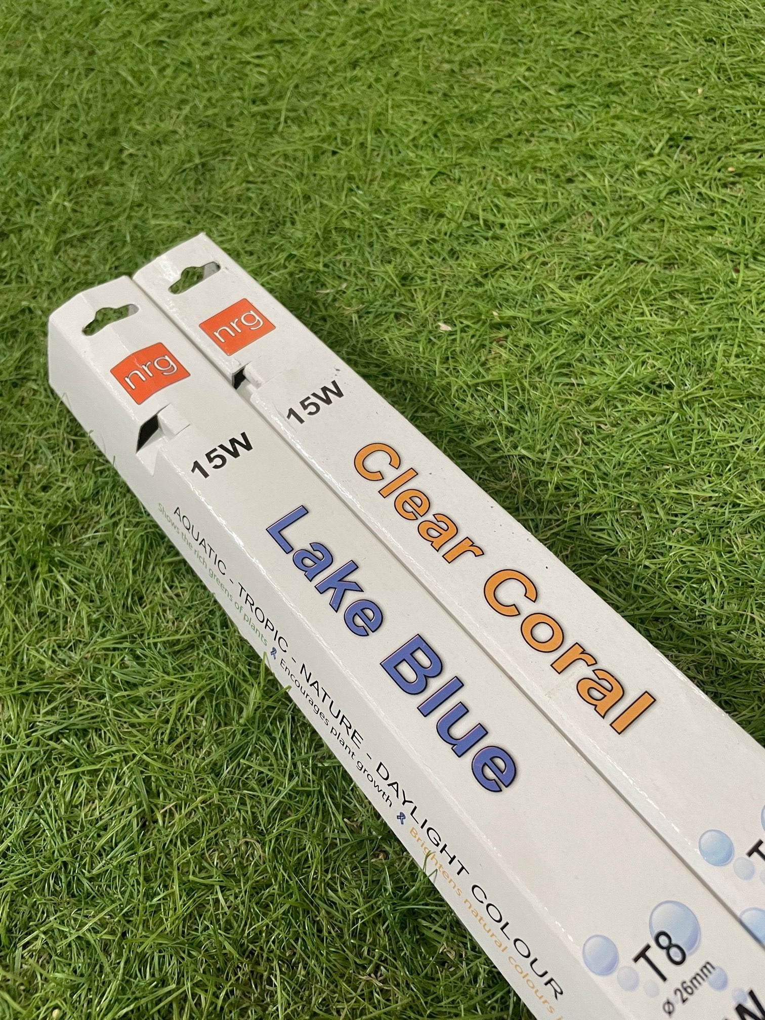 DUAL TROPIC DAY WHITE+PINK FLUORESCENT AQUARIUM LIGHTING T8 20w-38w/ 15"- 48" image 1