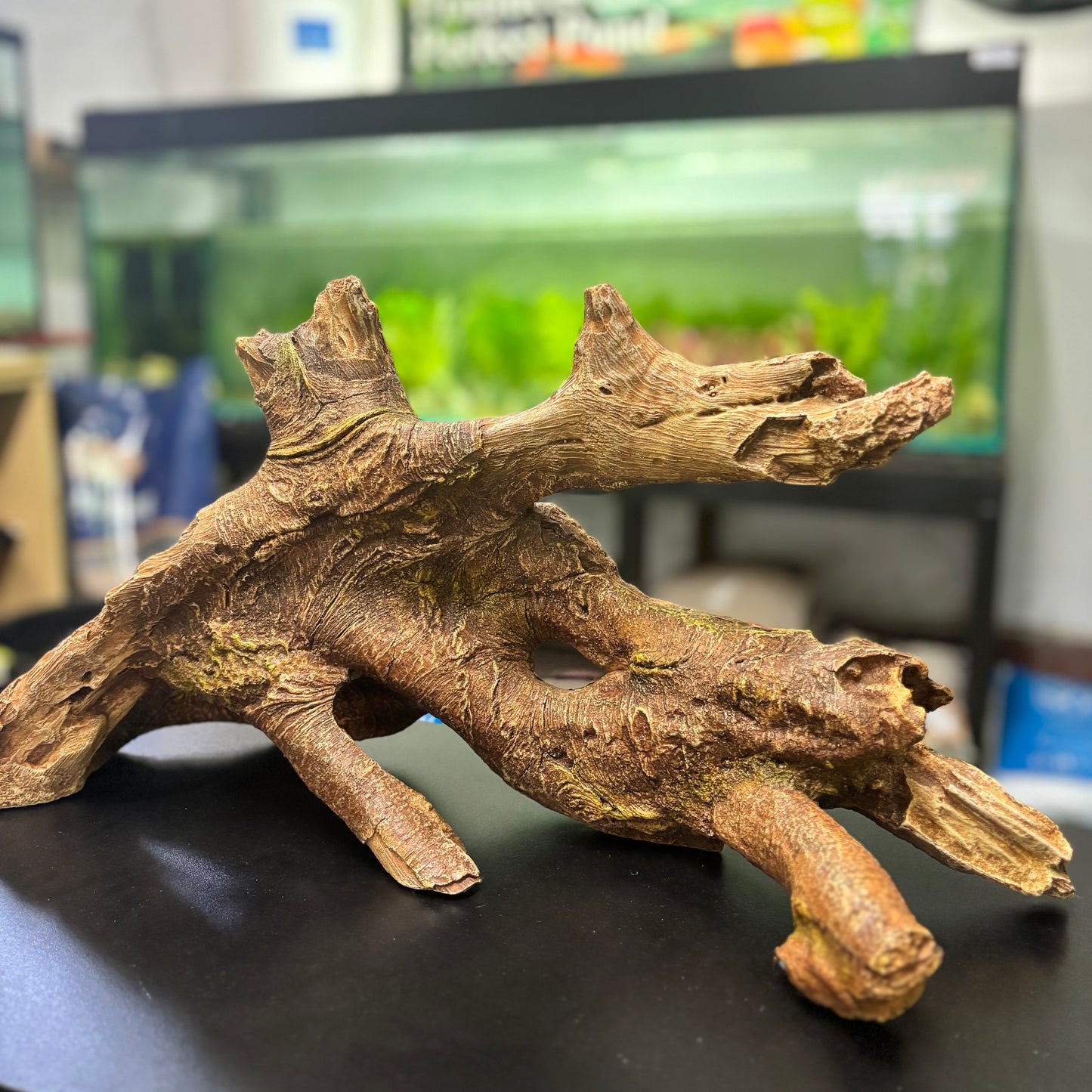 EXTRA LARGE RESIN DRIFTWOOD AQUARIUM ORNAMENT – 52cm
